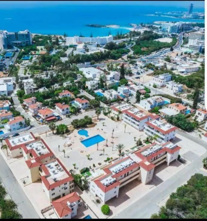 Nissi 3 Pool View 2 Bedroom With Large Veranda Daire Aya Napa